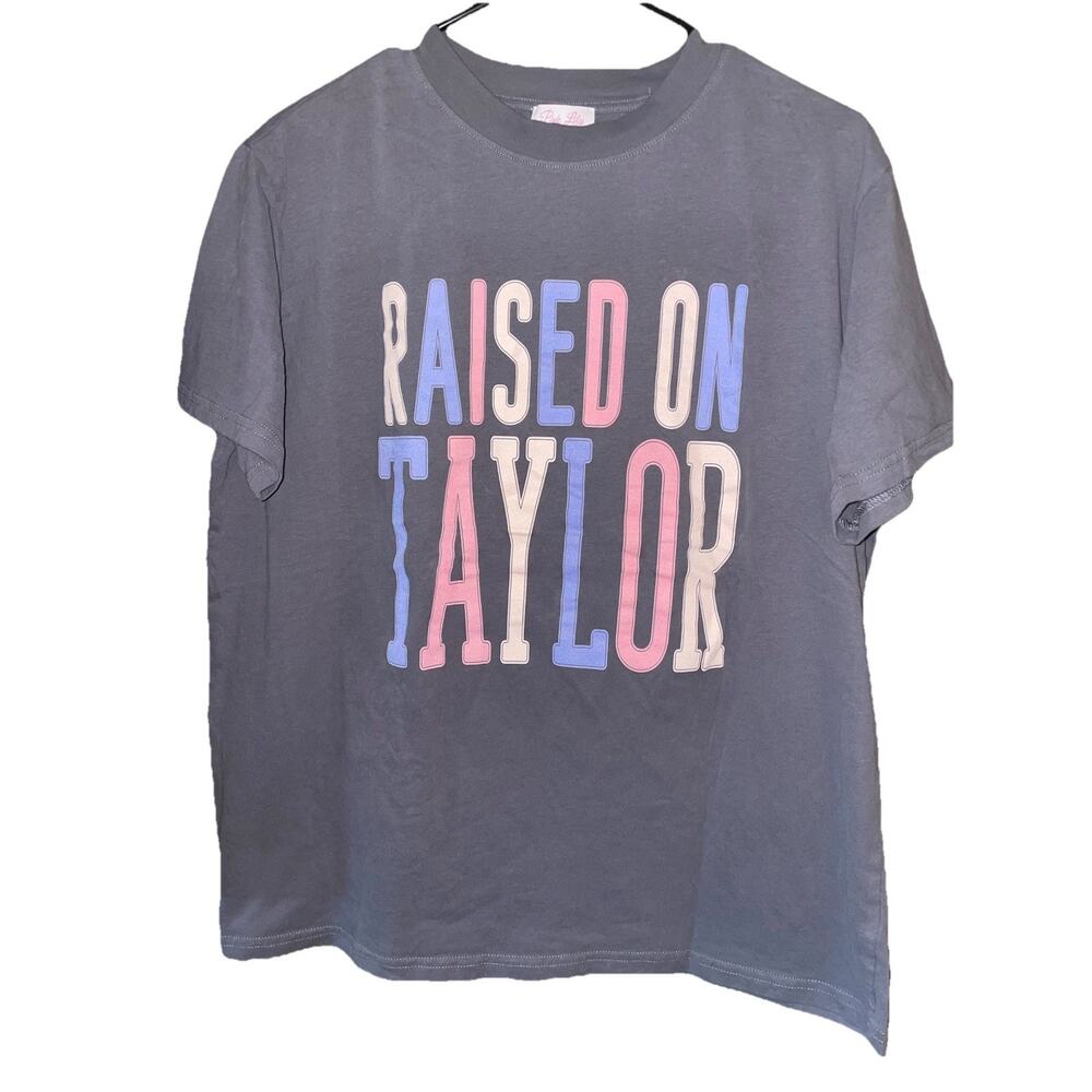 Women’s Pink Lily Taylor Swift Shirt Sleeve Top Sz M “Raised On Taylor”